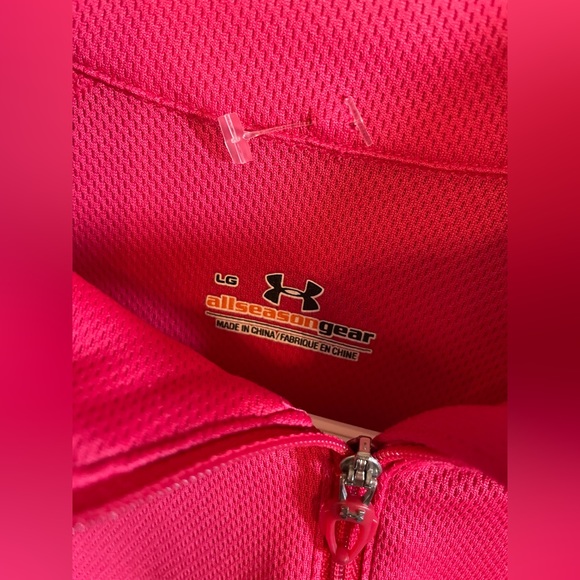 Woman’s Under Amour workout zip up - Picture 3 of 3